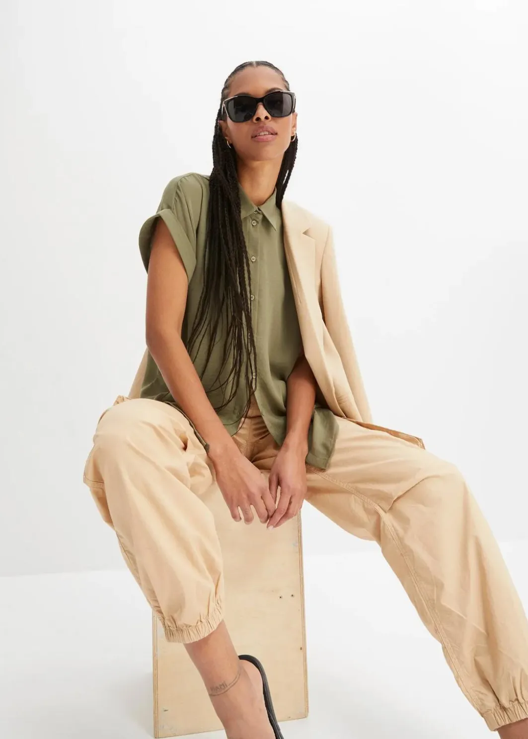 Damen bonprix Blusen & Tuniken|Nachhaltigere Materialien|Kurzarmbluse mit recyceltem Polyester