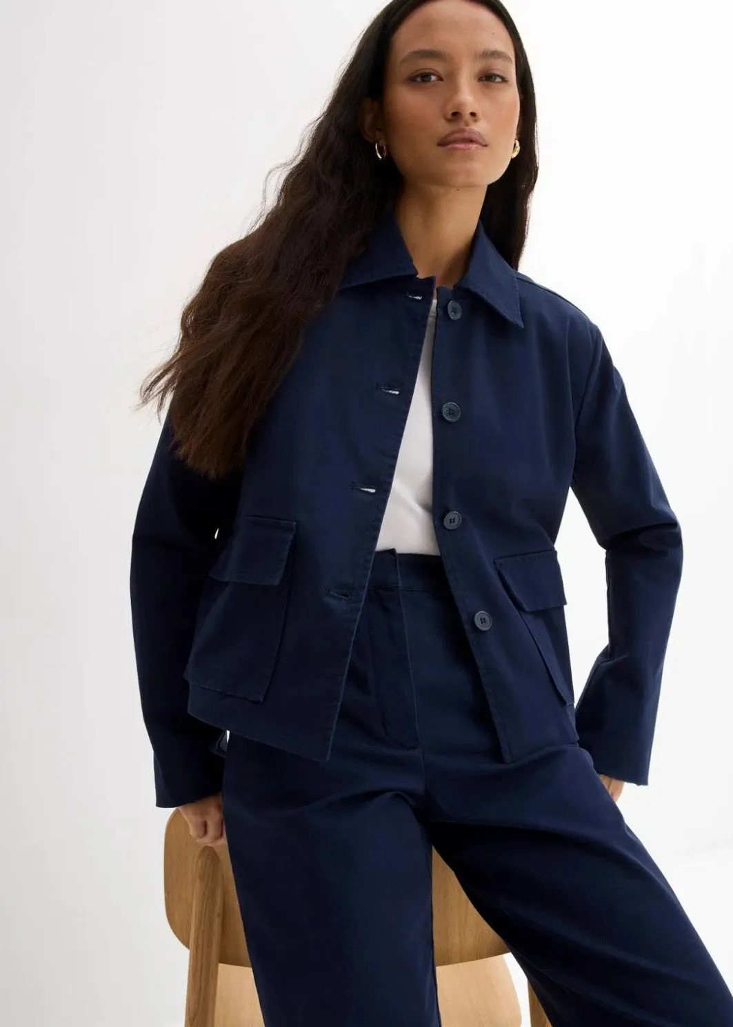 Damen bonprix Bekleidung·Hosen|Zweiteiler & Sets|Kurze Übergangsjacke aus elastischem Bio-Baumwoll-Mix