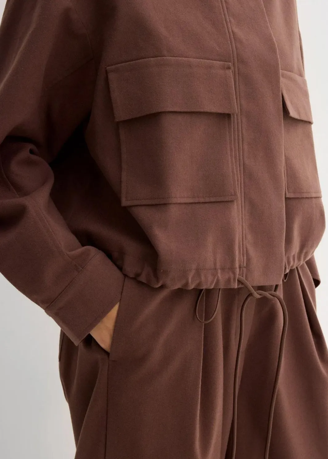 Sale Kurze Übergangsjacke aus Viskose-Mix Damen Bekleidung·Hosen|Zweiteiler & Sets
