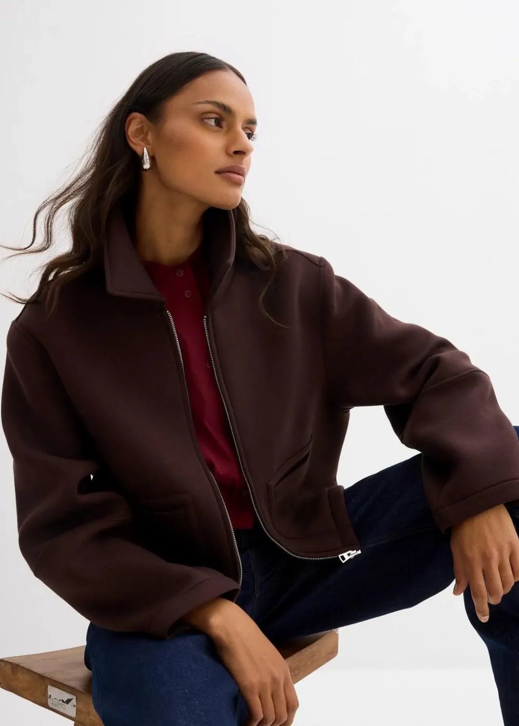 Damen bonprix Bekleidung·Hosen|Jacken & Mäntel|Kurze Jacke aus Scuba