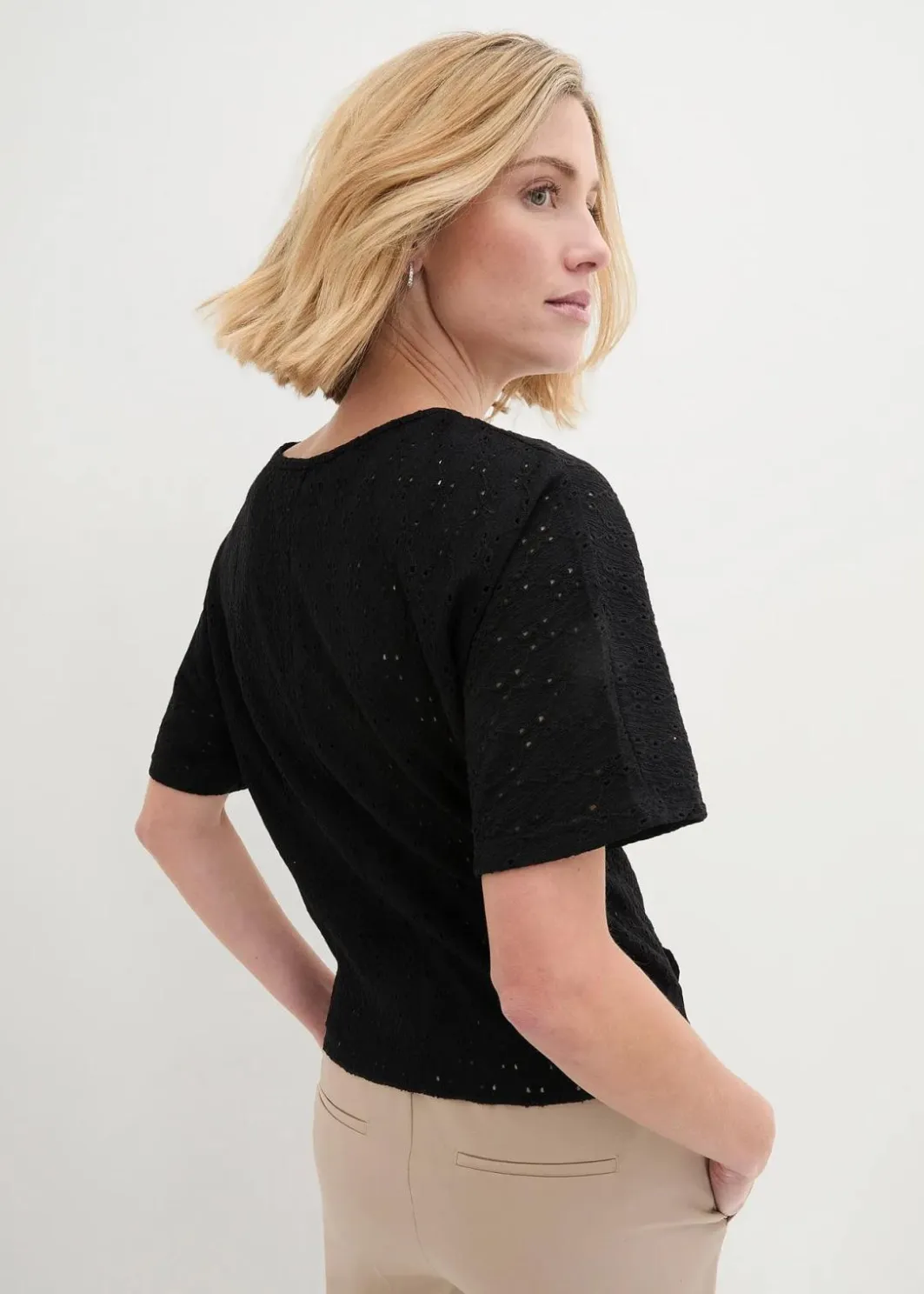 Damen bonprix Shirts & Tops|Kurzshirt mit Lochstickerei