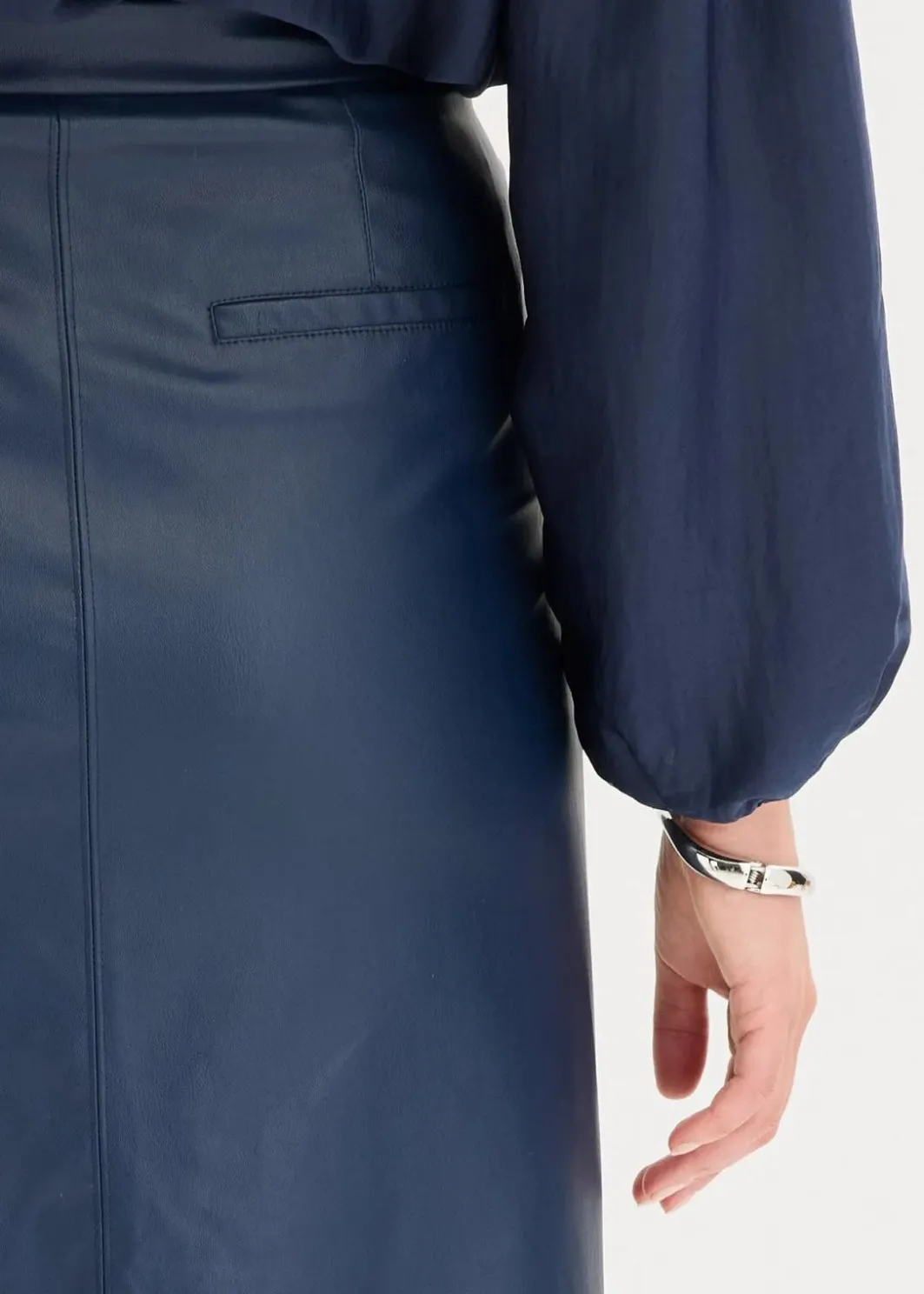 Damen bonprix Bekleidung·Sportbekleidung|Röcke|Lederimitat Midi-Wickelrock