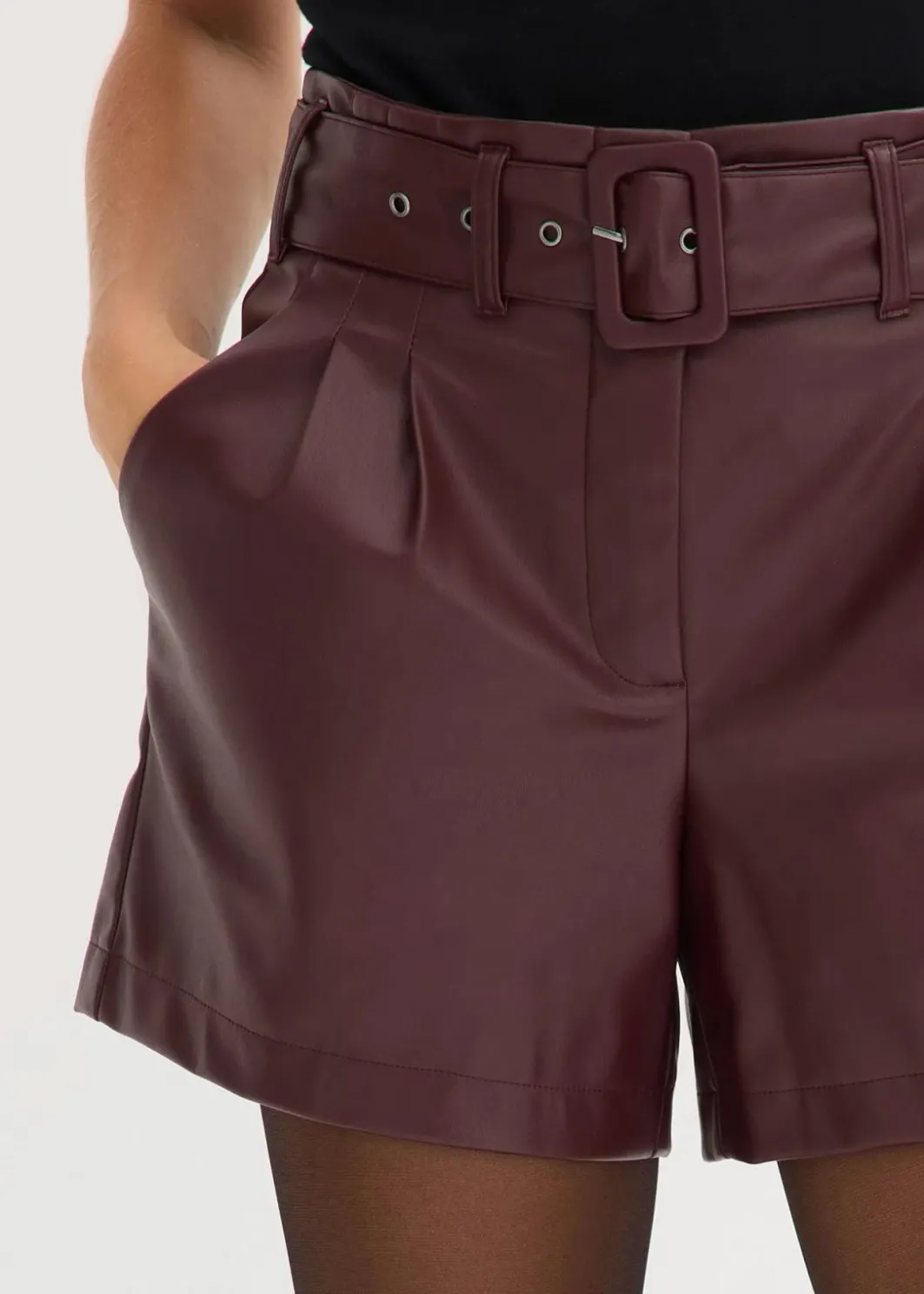 Online Lederimitat-Shorts mit Gürtel Damen Bekleidung·Outdoorbekleidung|Bekleidung·Kleider