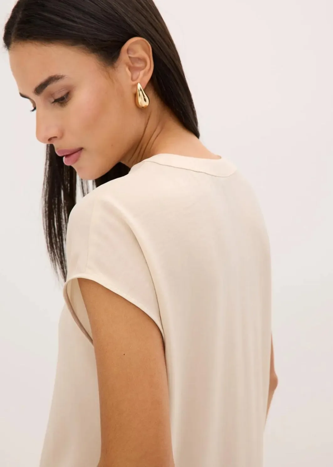 Discount Lockere Satin-Kurzarmtunika mit überschnittenen Schultern Damen Nachhaltigere Materialien|Blusen & Tuniken