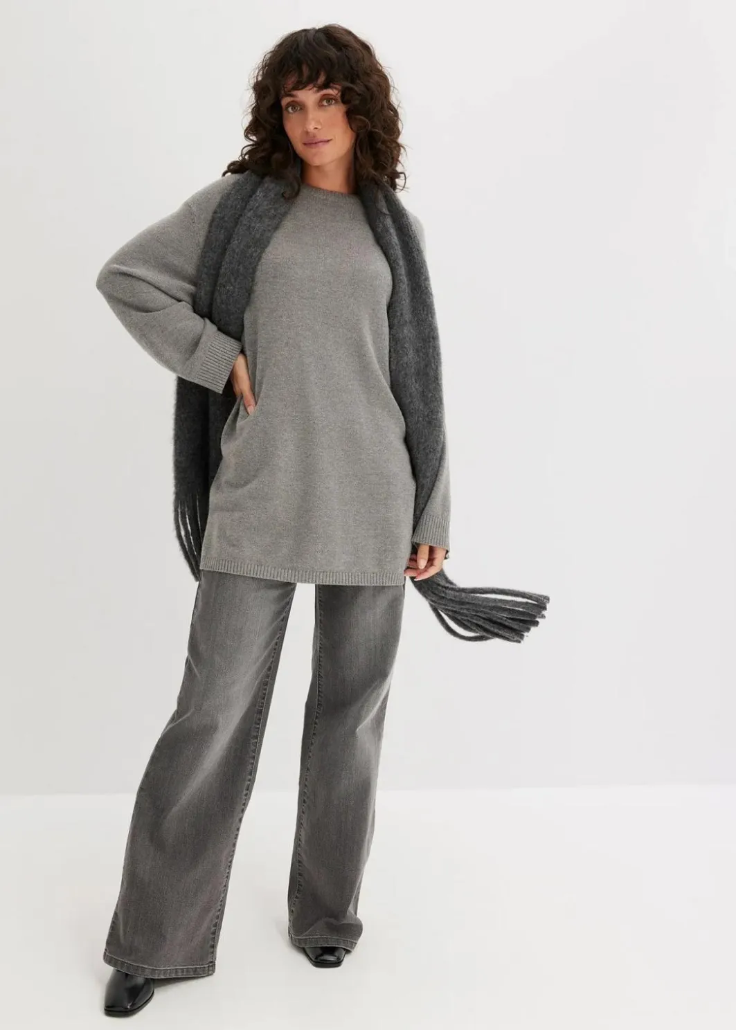 New Long-Feinstrickpullover mit Seitenschlitzen aus Viskose-Mix Damen Bekleidung·Umstandsmode|Strickmode
