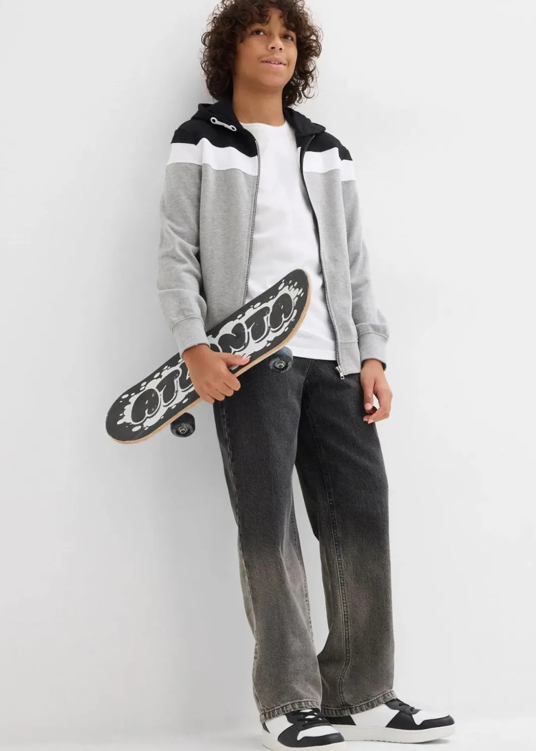 Kinder bonprix Jungen 9-16 Jahre·Bademode|Jungen 9-16 Jahre·Jeans|Loose Fit Jeans mit Farbverlauf, Straight