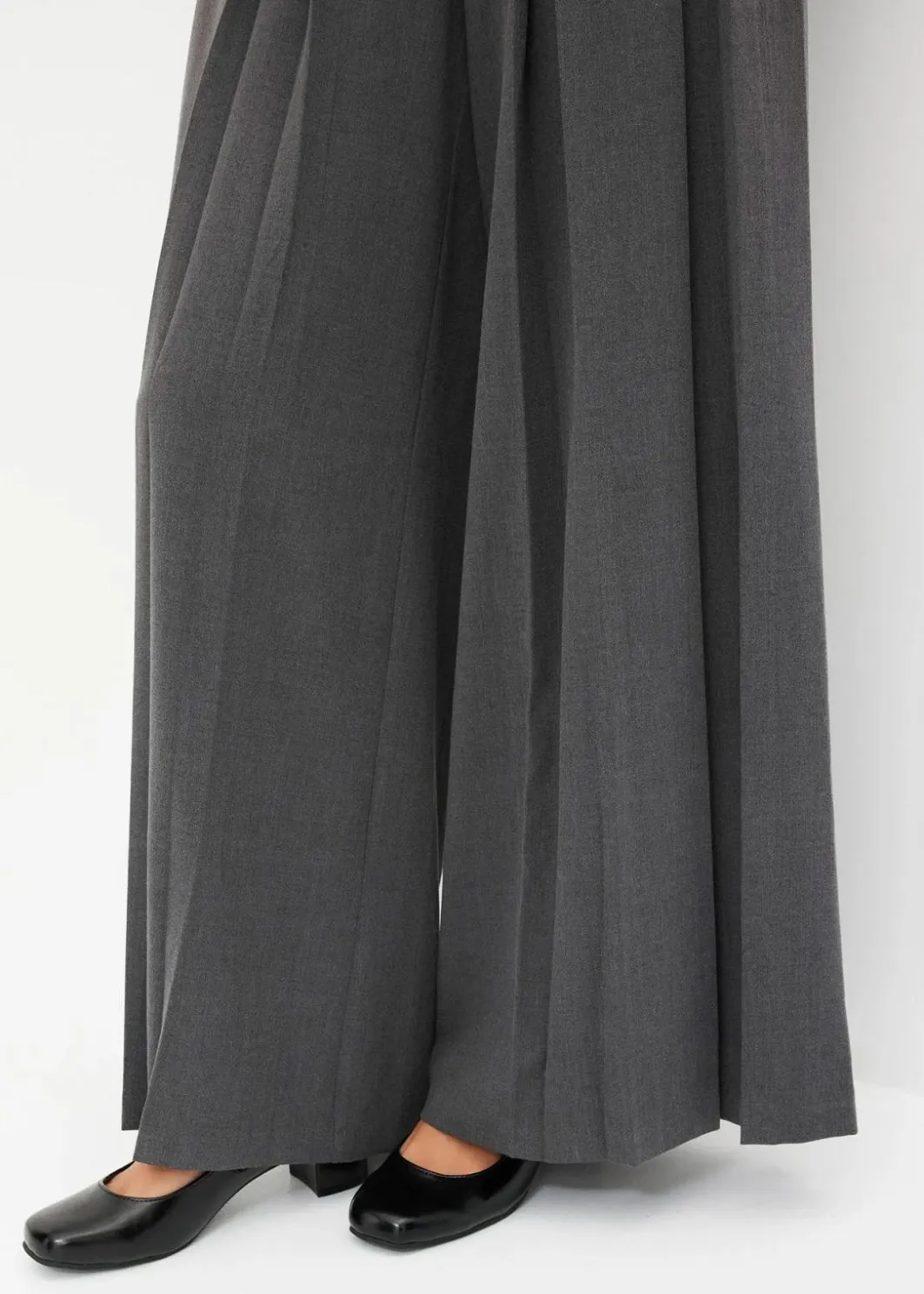 Damen bonprix Kurzgrößen|Bekleidung·Kleider|Marlenehose aus fließendem Viskose-Mix