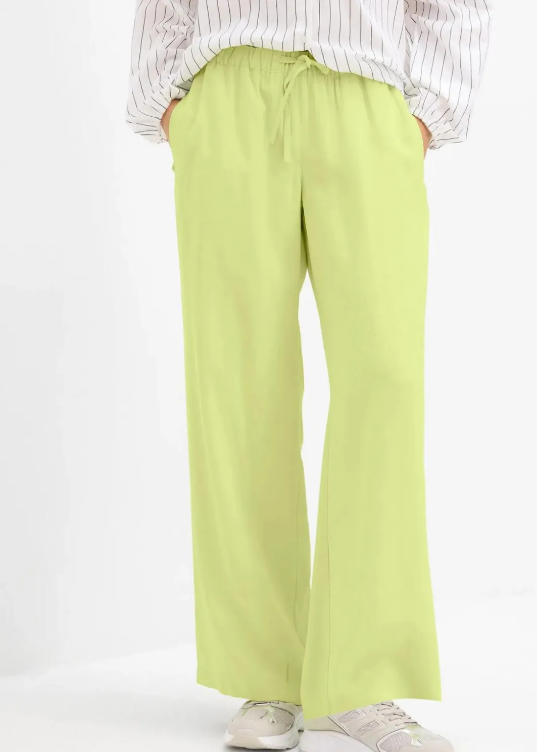 Damen bonprix Bekleidung·Kleider|Hosen|Marlenehose aus fließender Viskose