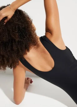 Online Medium Shape-Badeanzug mit V-Ausschnitt Damen Nachhaltigere Materialien|Sport Bademode