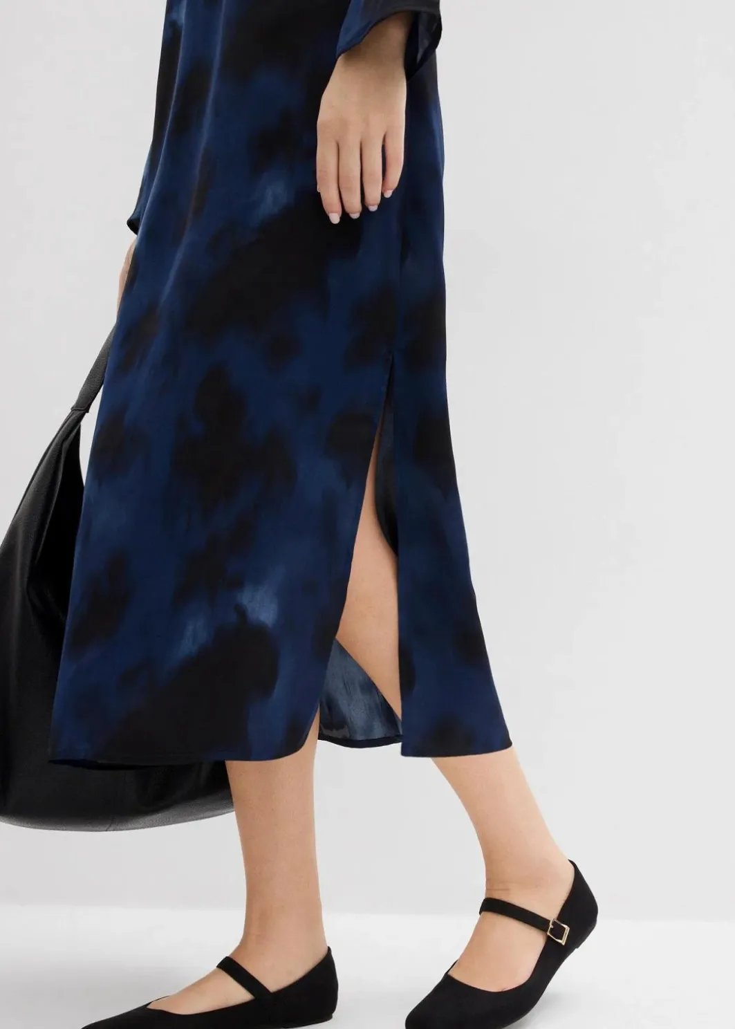 New Midikleid aus Satin Damen Kleider|Bekleidung·Pullover & Strickjacken