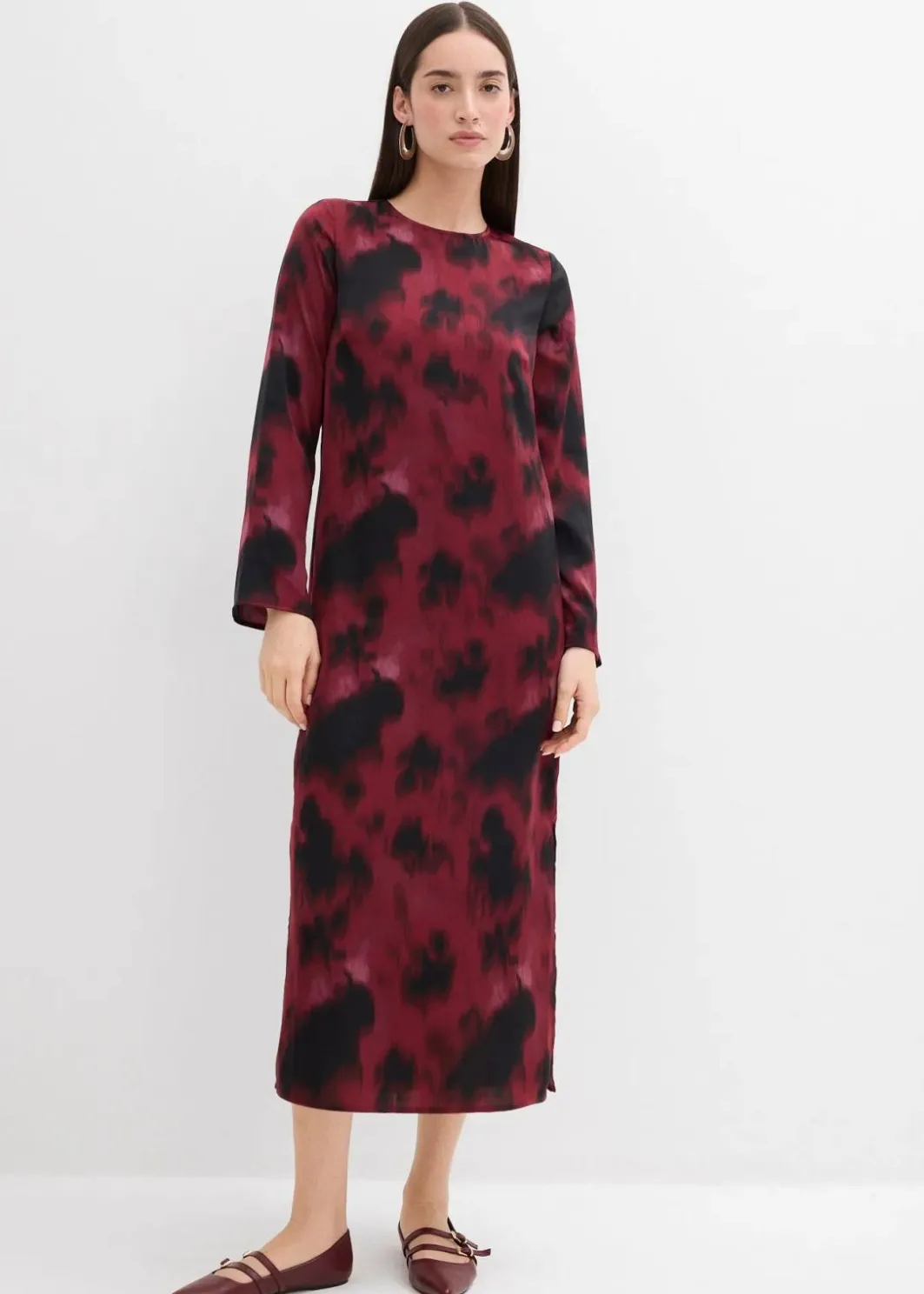 Outlet Midikleid aus Satin Damen Bekleidung·Pullover & Strickjacken|Kleider