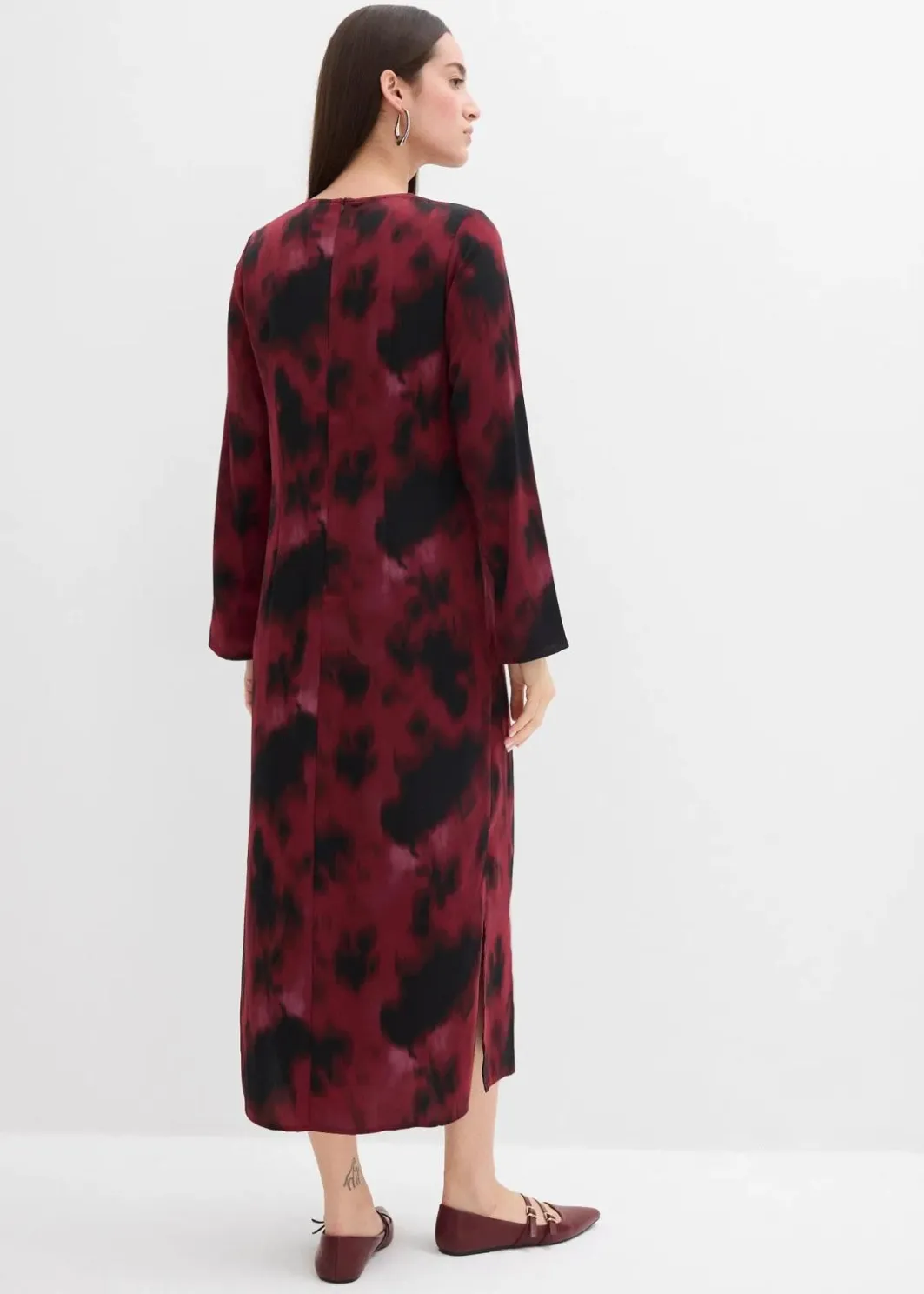 Outlet Midikleid aus Satin Damen Bekleidung·Pullover & Strickjacken|Kleider