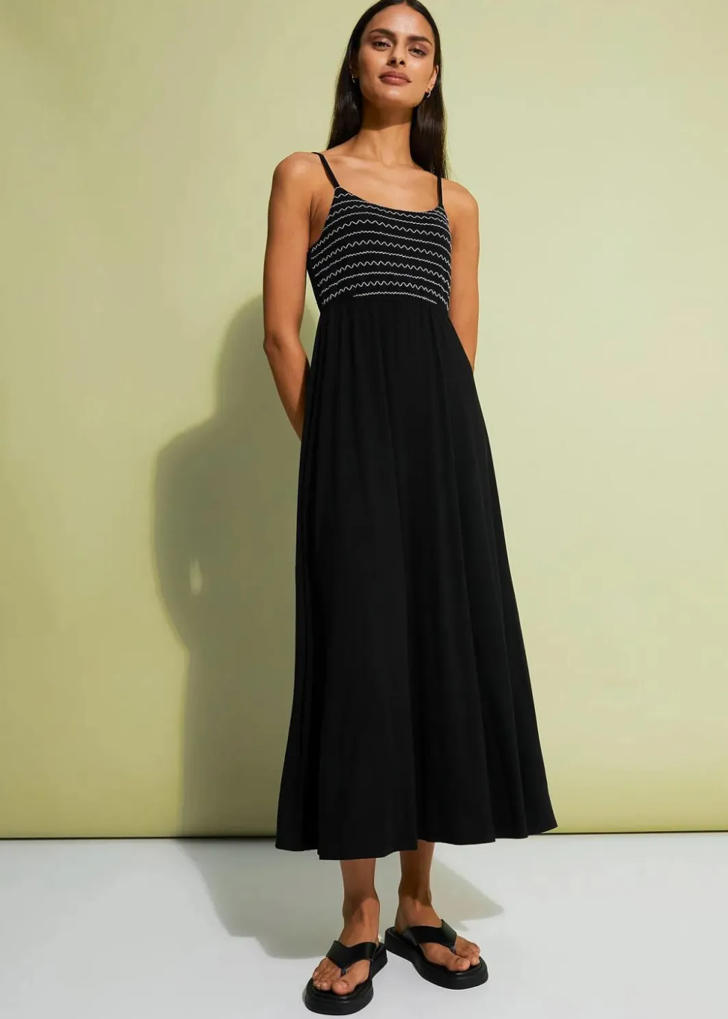 Discount Midikleid mit Stickerei Damen Kleider|Bekleidung·Pullover & Strickjacken