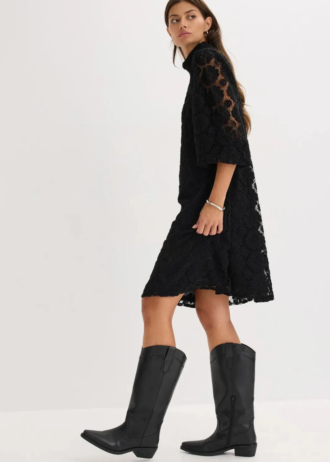 Minikleid aus Spitze Damen Bekleidung·Pullover & Strickjacken|Kleider