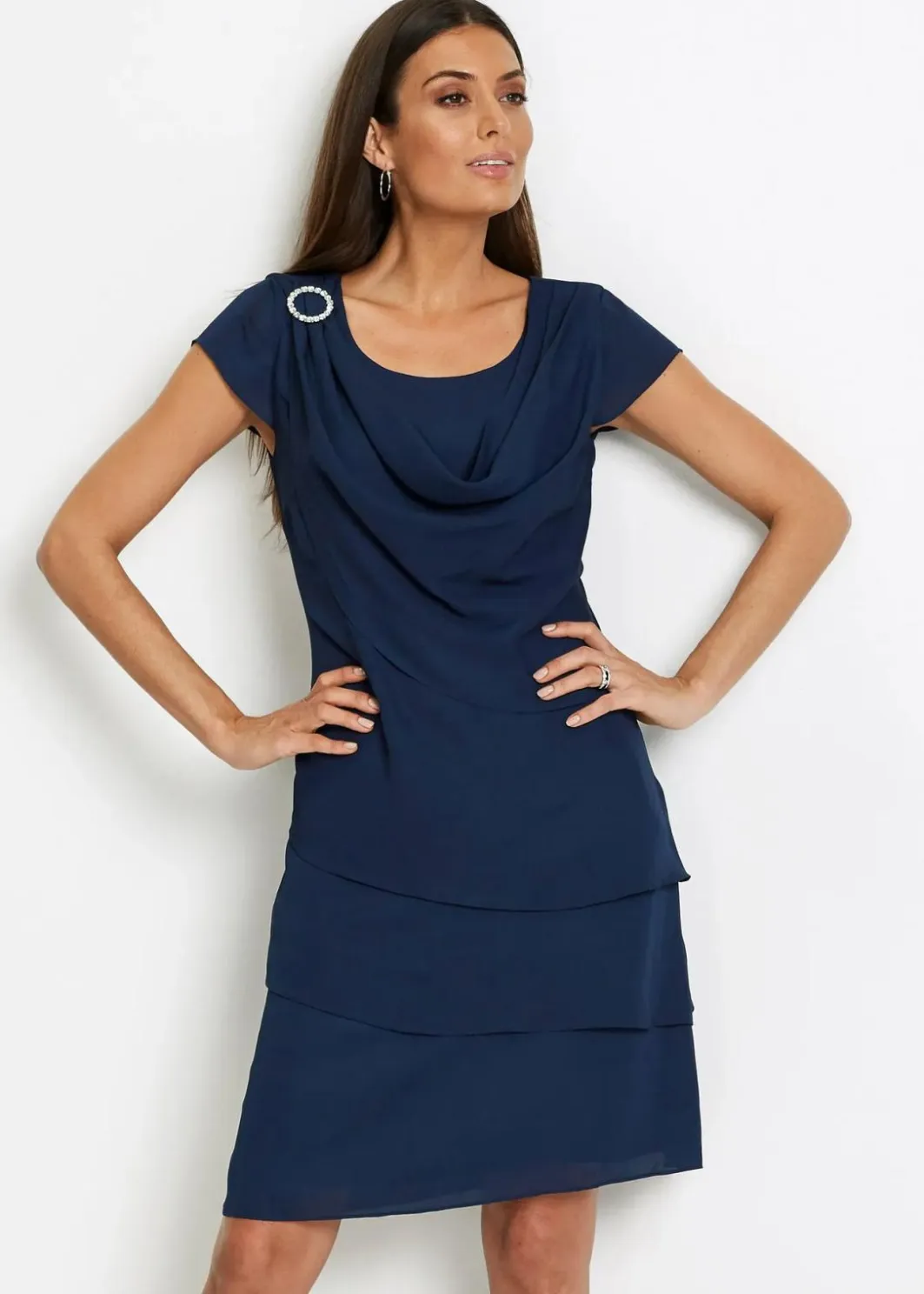 Damen bonprix Bekleidung·Pullover & Strickjacken|Festliche Mode|Minikleid im Lagen-Look mit dekorativem Accessoire
