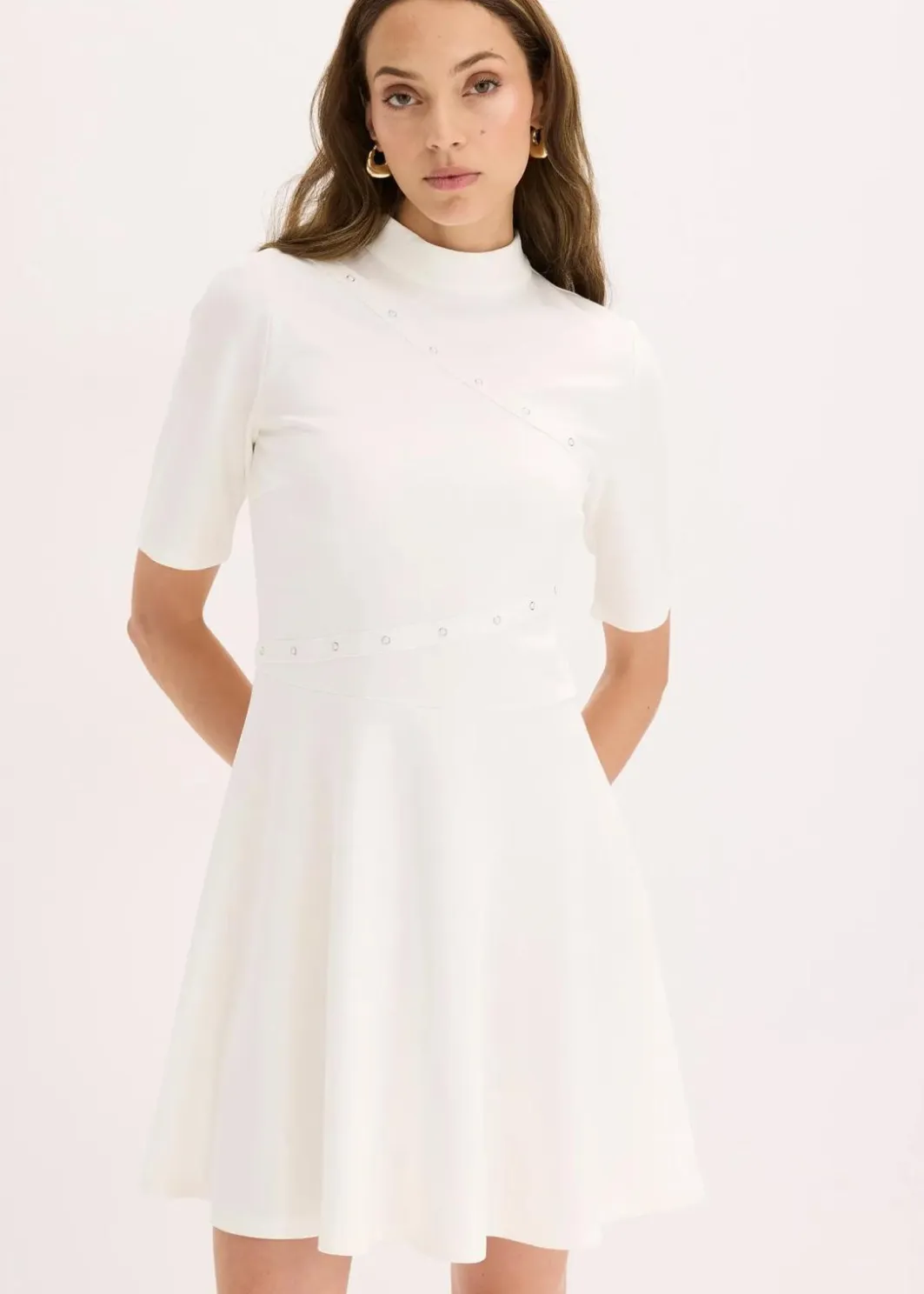 Sale Minikleid mit Nieten Damen Bekleidung·Pullover & Strickjacken|Kleider