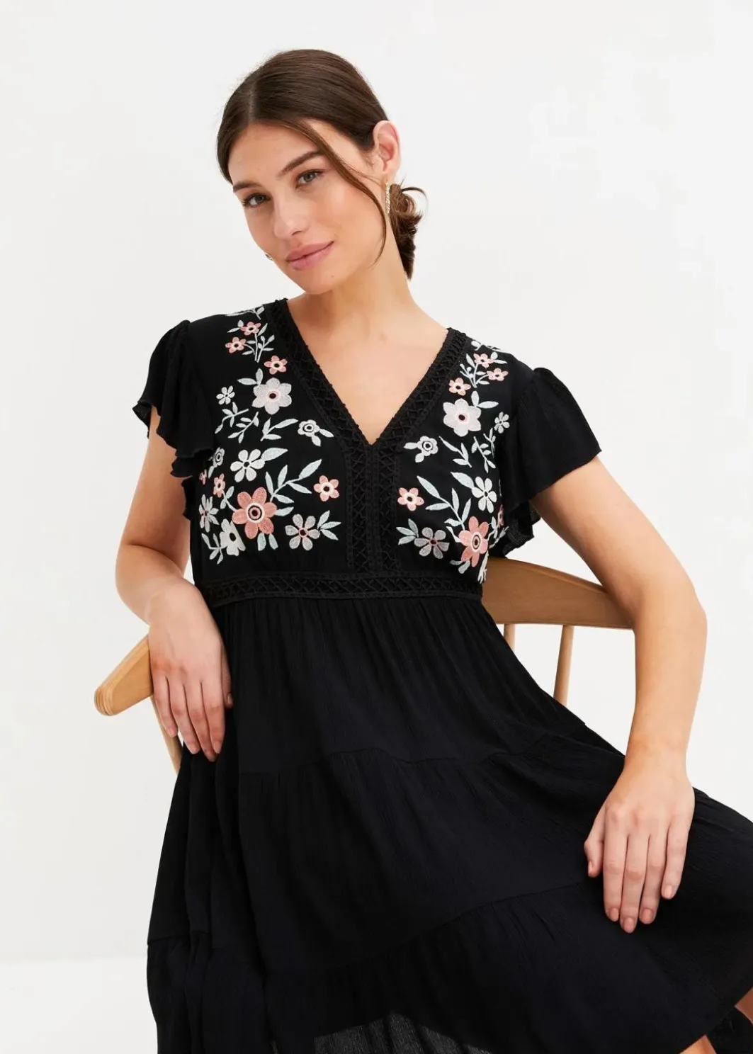 Damen bonprix Bekleidung·Pullover & Strickjacken|Kleider|Minikleid mit Stickerei