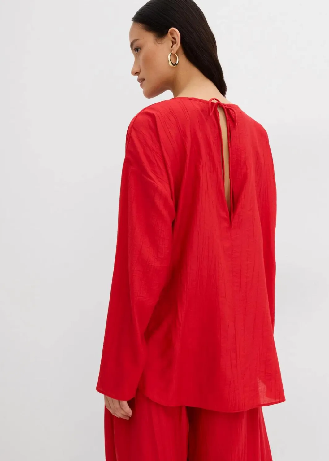 Oversized Tunikabluse aus strukturiertem Crinkle-Viskose-Mix Damen Blusen & Tuniken|Zweiteiler & Sets