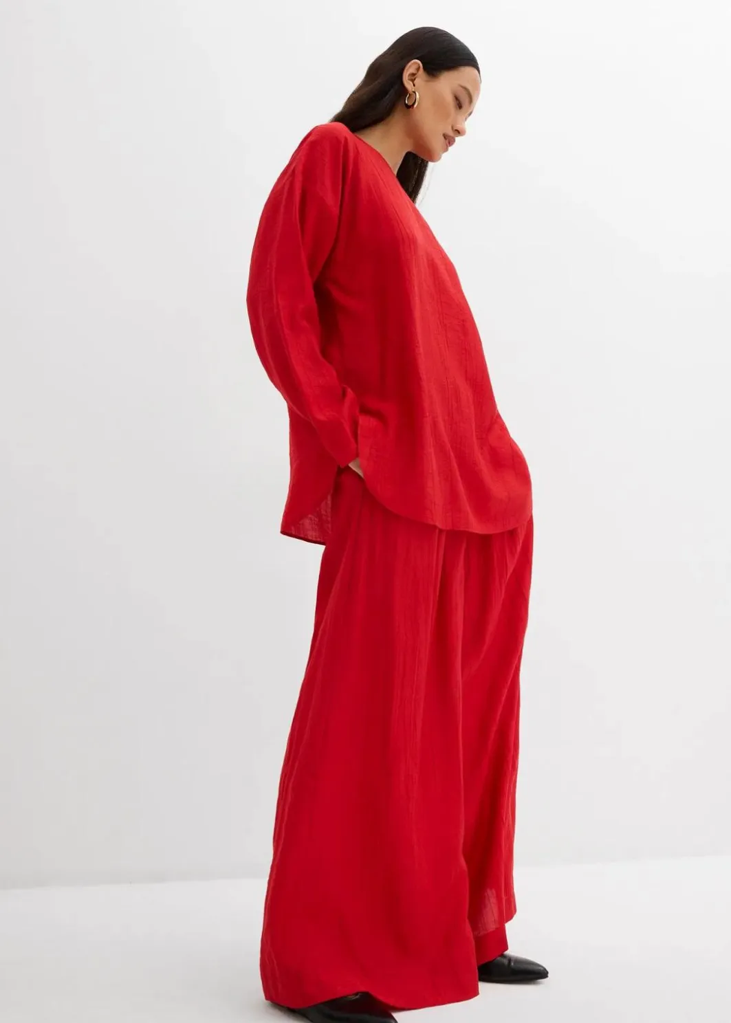 Oversized Tunikabluse aus strukturiertem Crinkle-Viskose-Mix Damen Blusen & Tuniken|Zweiteiler & Sets