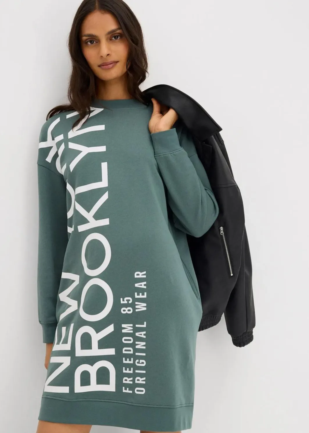 New Oversize-Sweatkleid aus weichem Baumwoll-Mix Damen Bekleidung·Blusen & Tuniken|Bekleidung·Pullover & Strickjacken