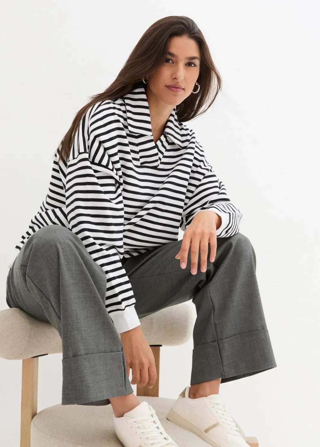 Damen bonprix Bekleidung·Blusen & Tuniken|Nachhaltigere Materialien|Oversize-Sweatshirt mit V-Ausschnitt und Polokragen
