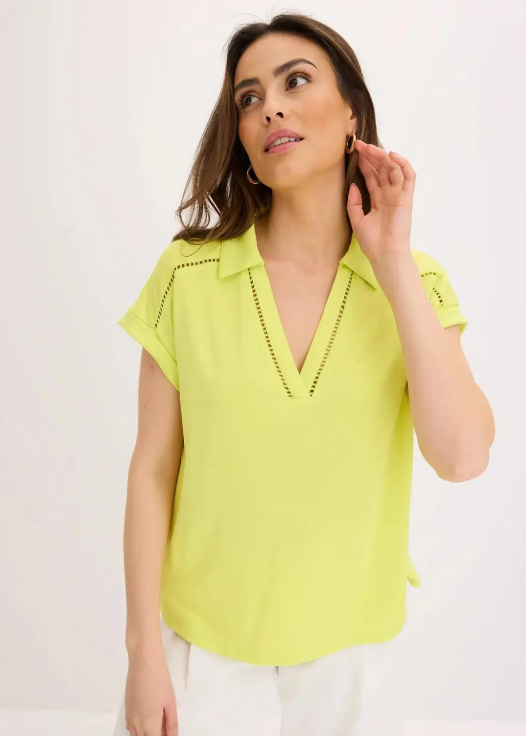 Poloshirt aus Viskose- Pique mit Spitzeneinsatz Damen Shirts & Tops