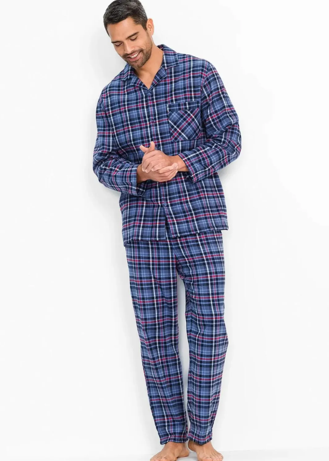 Herren bonprix Pyjamas|Große Größen|Pyjama aus weichem Flanell mit Knopfleiste und langen Ärmeln.