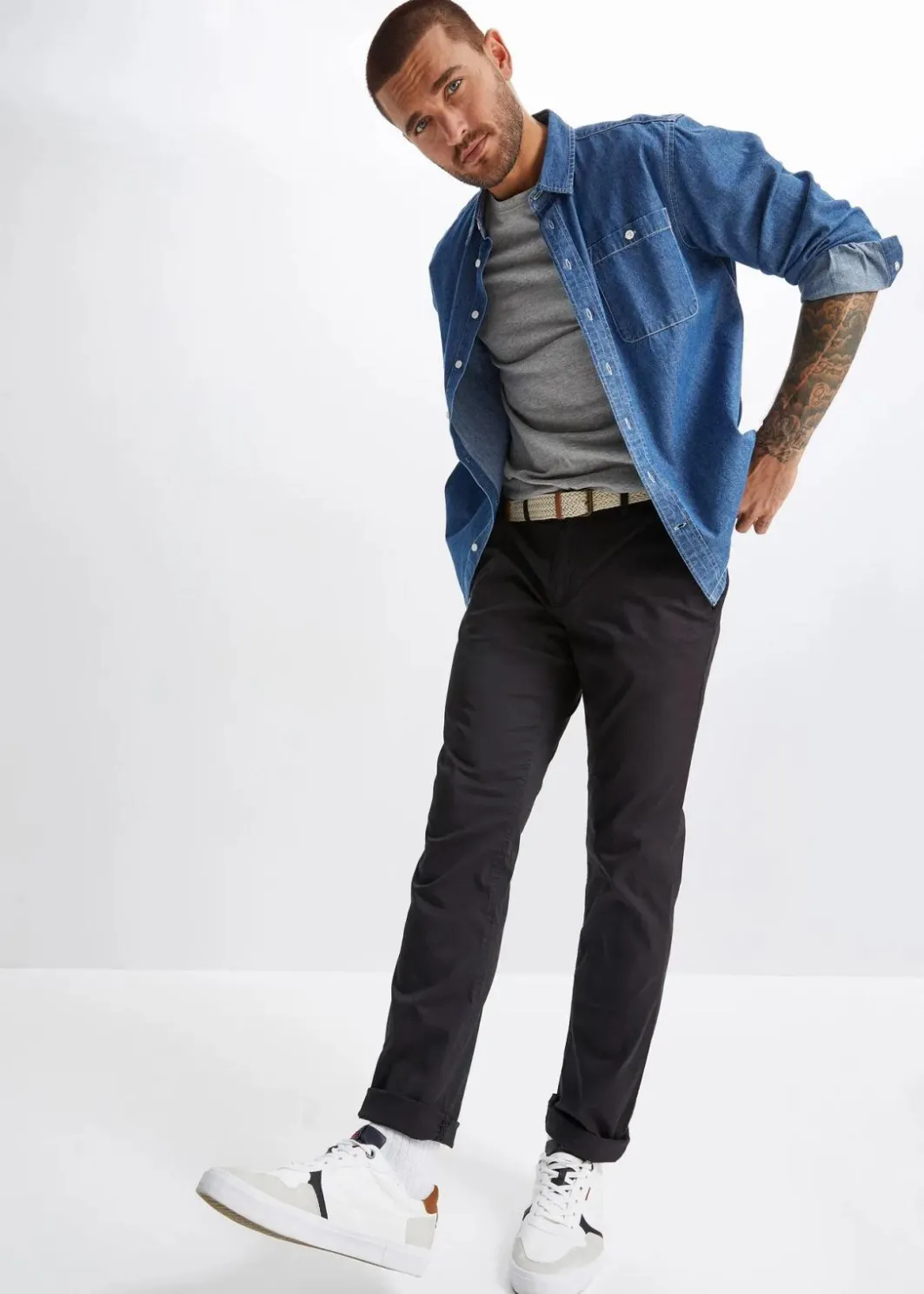 Herren bonprix Hosen|Basics|Regular Fit Chinohose mit Komfortbund und Gürtel, Straight
