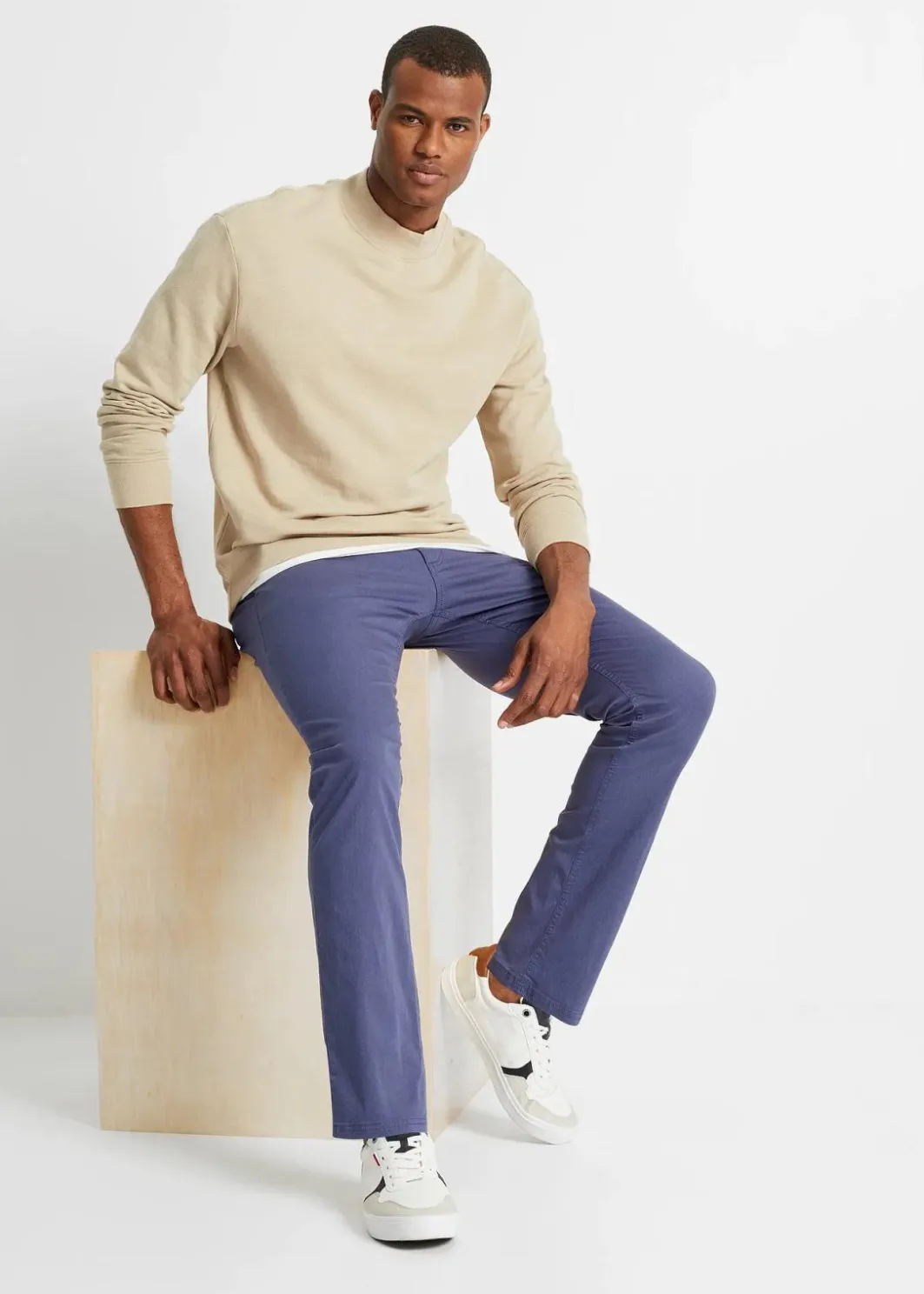 Sale Regular Fit Chinohose mit Komfortbund und Gürtel, Straight Herren Hosen|Basics