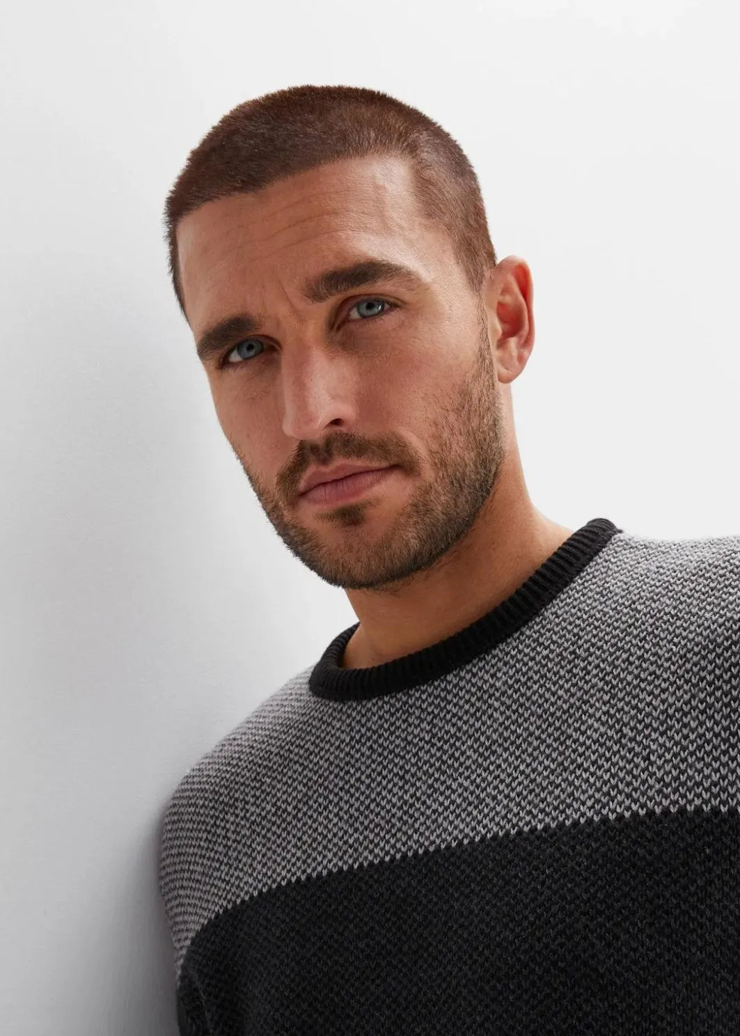 Herren bonprix Pullover & Strickjacken|Große Größen|Rundhalspullover im Colourblocking