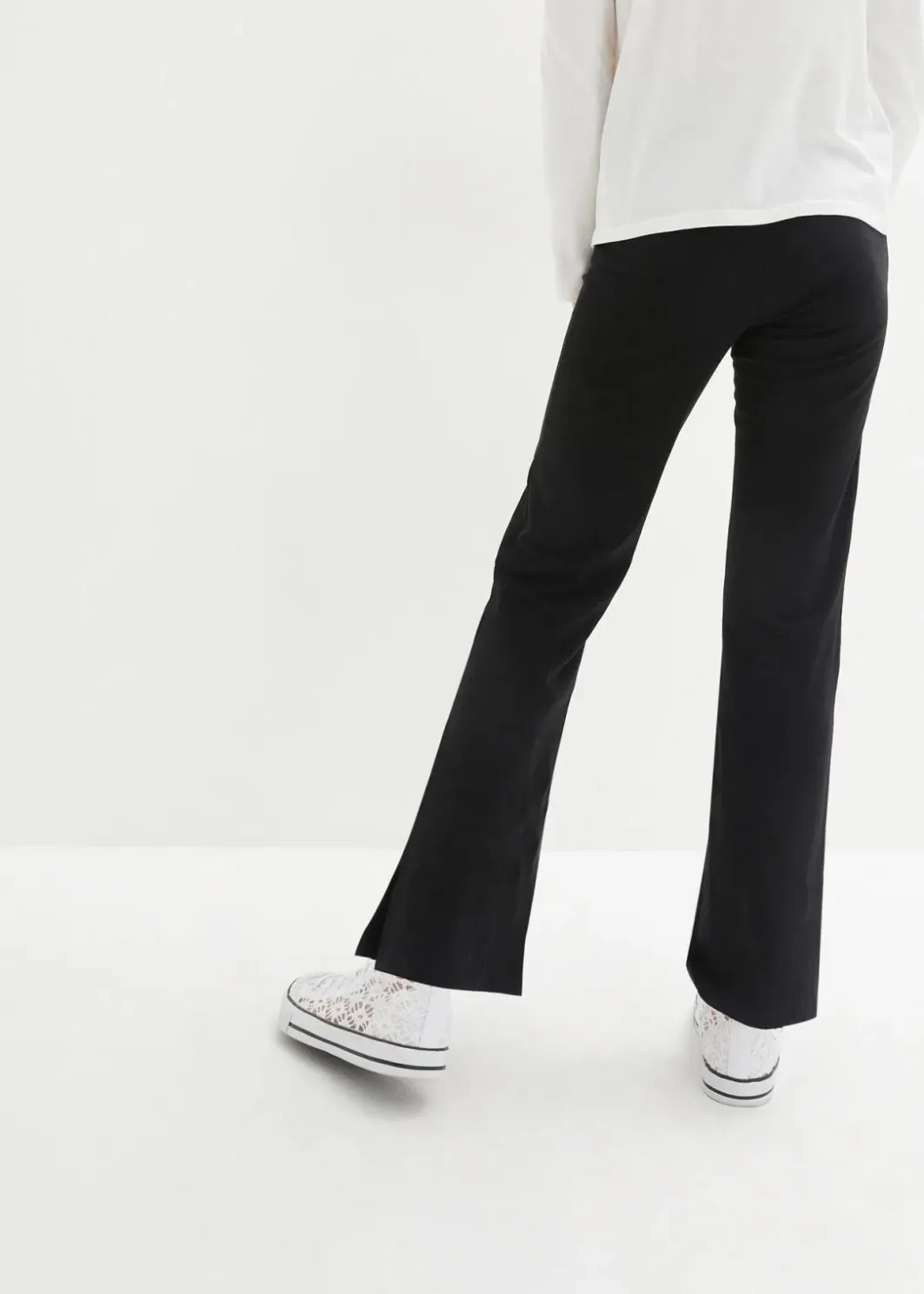 Kinder bonprix Mädchen 9-16 Jahre·Hosen & Leggings|Mädchen 2-8 Jahre·Nachhaltigere Materialien|Schlaghose aus Bio-Baumwoll-Mix mit seitlichen Schlitzen