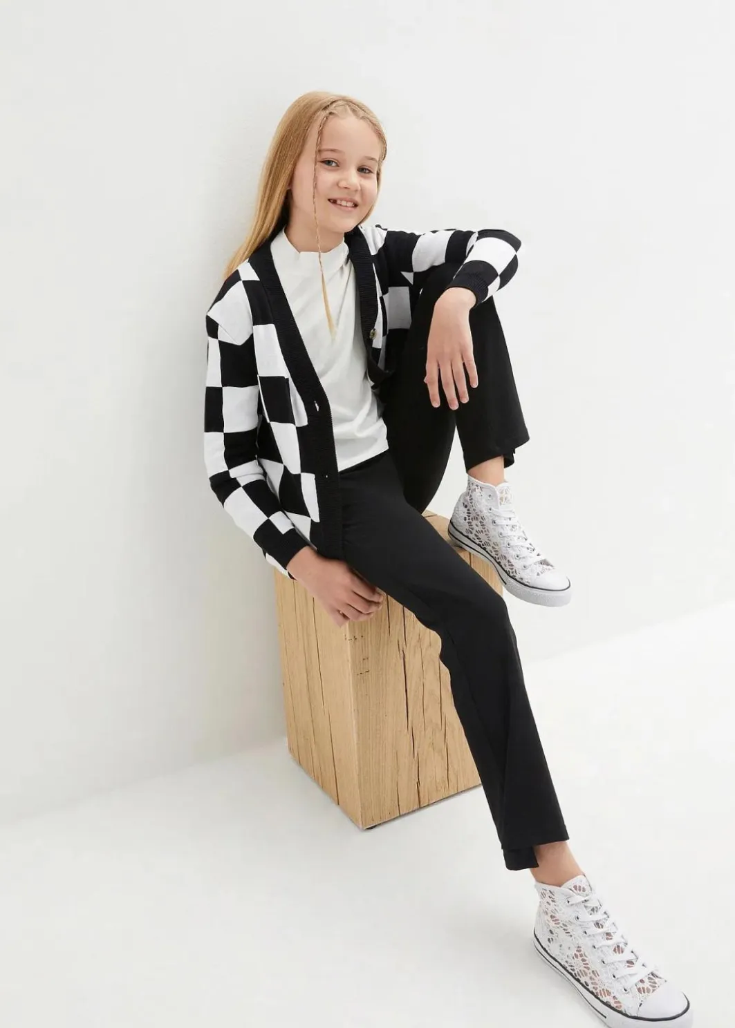 Kinder bonprix Mädchen 9-16 Jahre·Hosen & Leggings|Mädchen 2-8 Jahre·Nachhaltigere Materialien|Schlaghose aus Bio-Baumwoll-Mix mit seitlichen Schlitzen