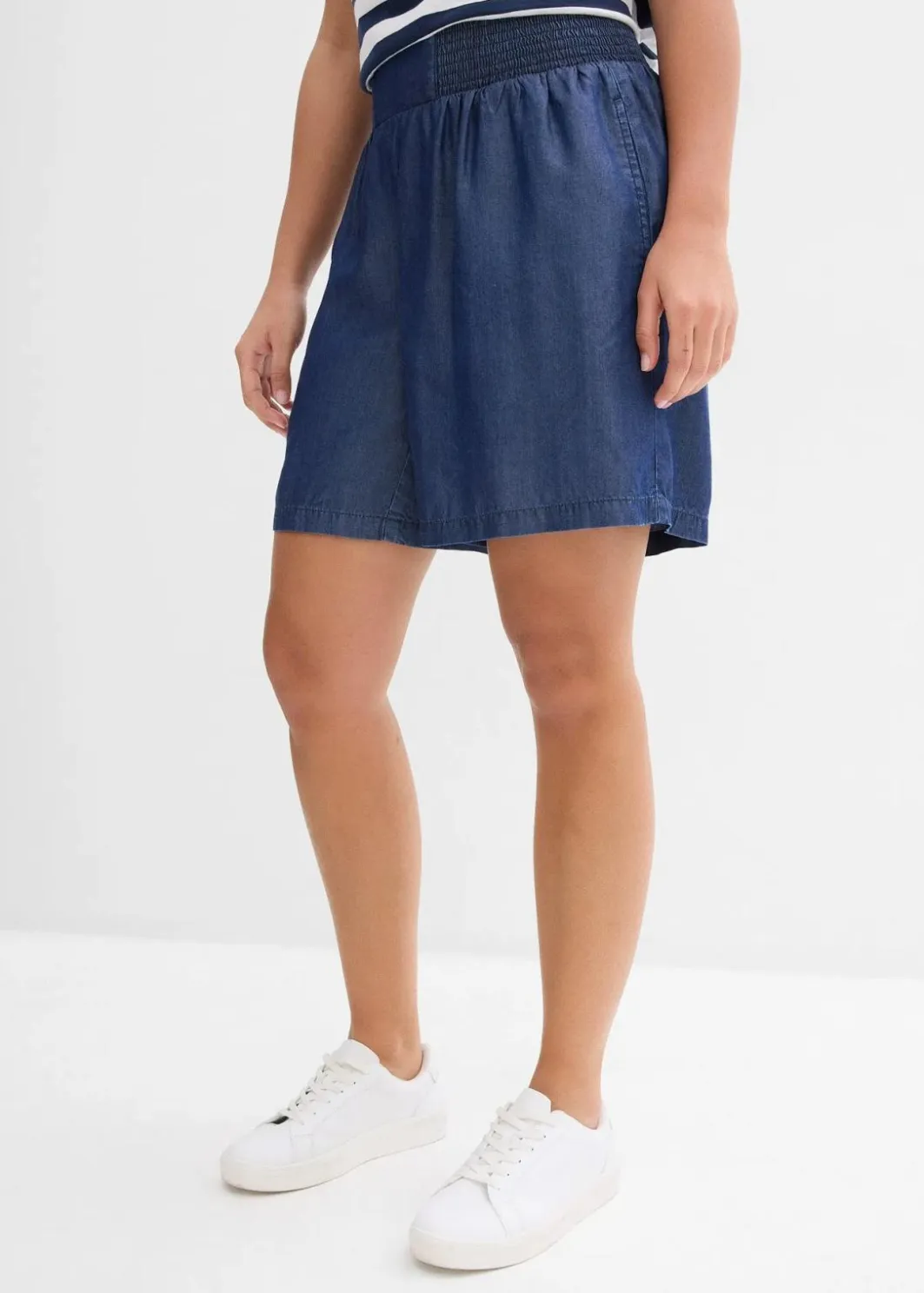 Damen bonprix Bekleidung·Outdoorbekleidung|Bekleidung·Kleider|Schlupf-Shorts mit Smockbund