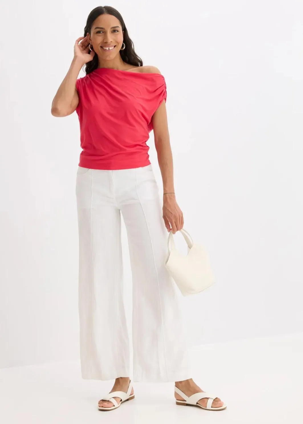 New Shirt mit asymmetrischem Ausschnitt Damen Shirts & Tops|Nachhaltigere Materialien