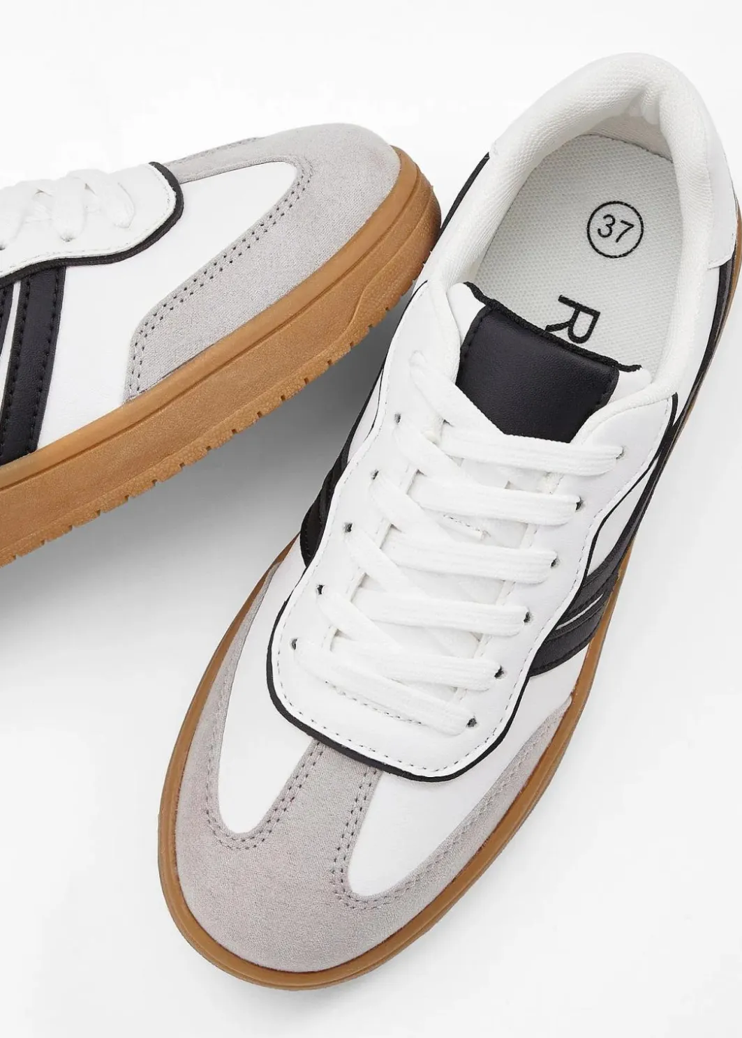 New Sneaker im Retrolook Damen Sneaker