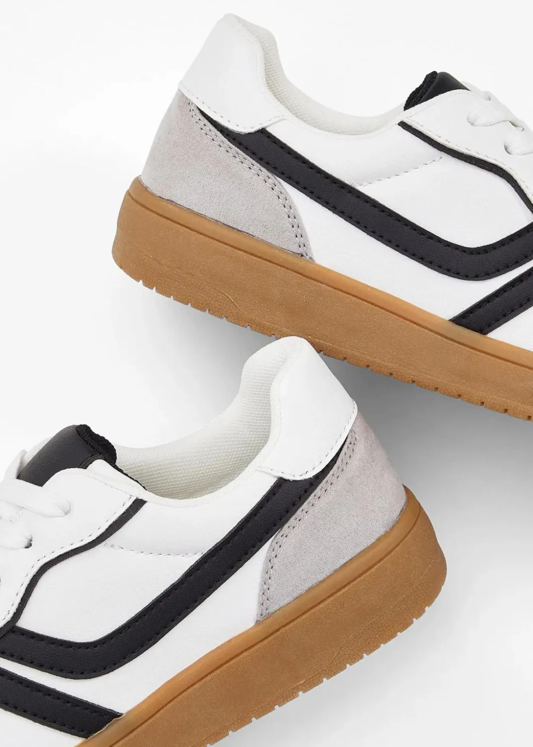 New Sneaker im Retrolook Damen Sneaker