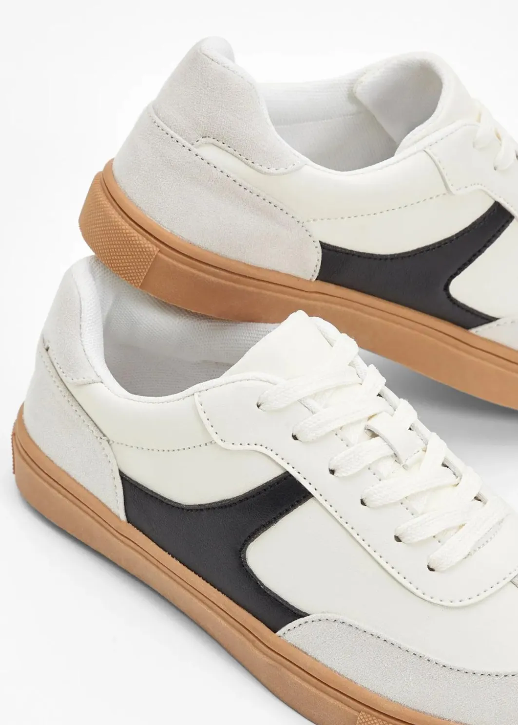 New Sneaker im Retrolook Damen Sneaker