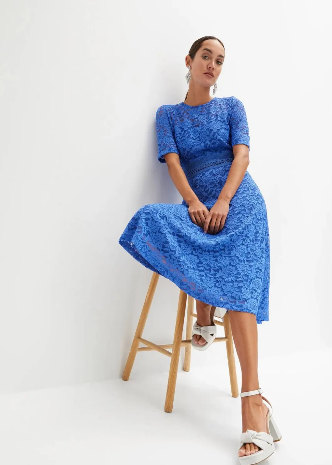 Hot Spitzenkleid mit Häkeleinsatz Damen Bekleidung·Pullover & Strickjacken|Kleider