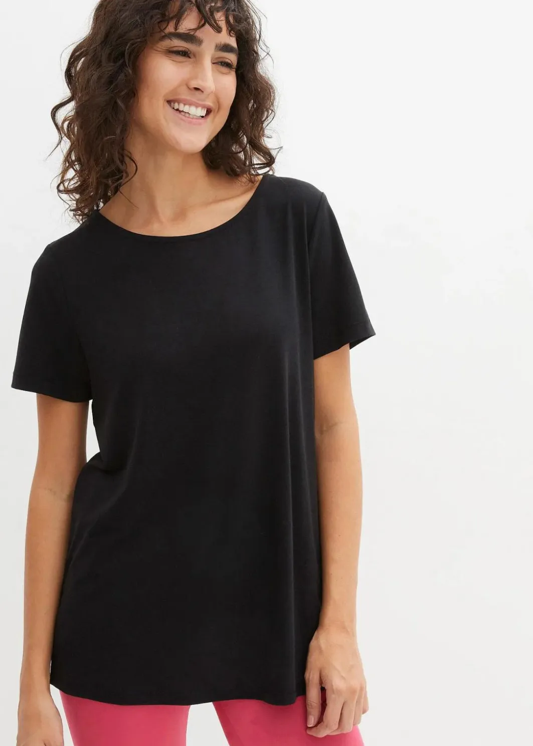Hot Sport-Longshirt mit Rückenausschnitt Damen Bekleidung·Sweat|Nachhaltigere Materialien