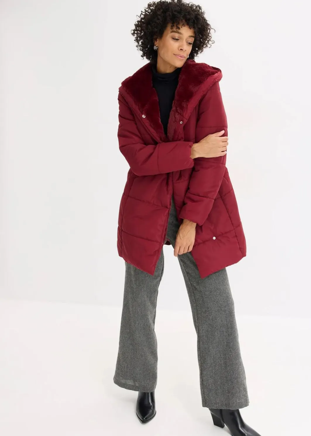Damen bonprix Jacken & Mäntel|Nachhaltigere Materialien|Steppjacke mit Fellimitatbesatz