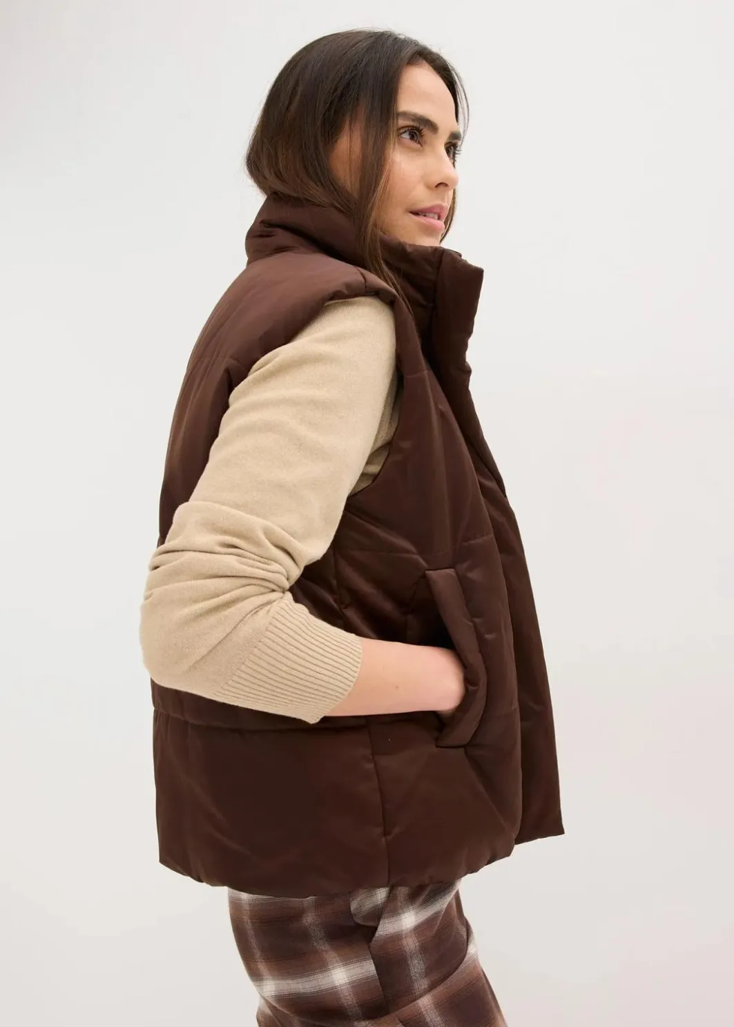 Damen bonprix Bekleidung·Hosen|Jacken & Mäntel|Steppweste mit leichtem Glanz