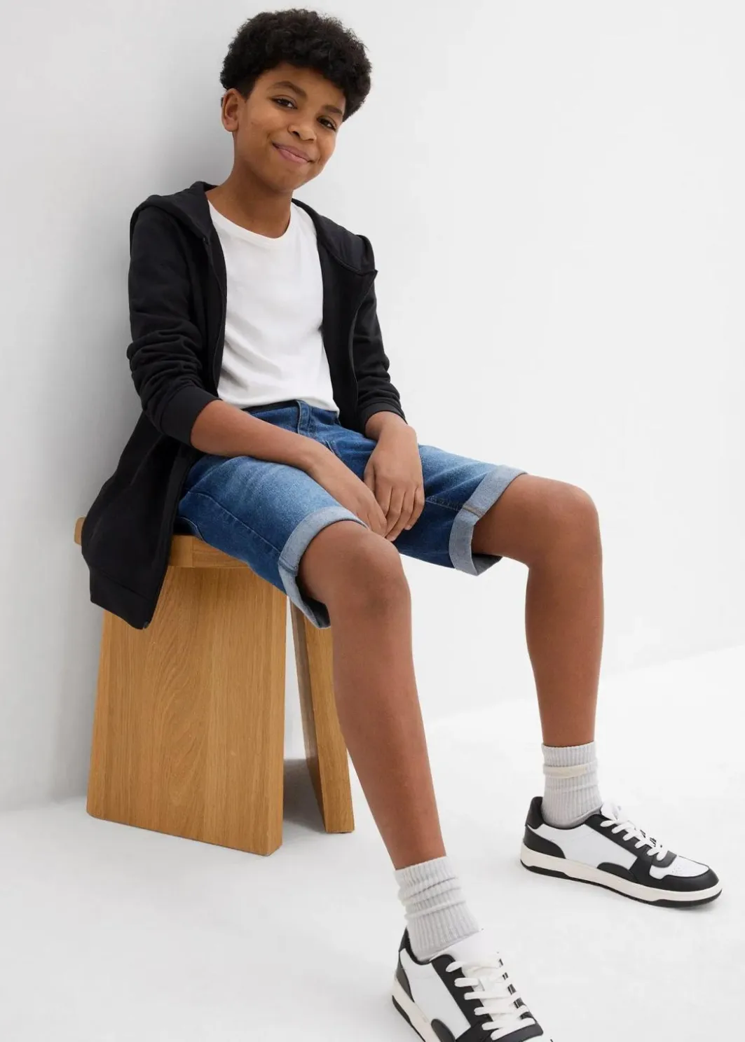 Kinder bonprix Jungen 9-16 Jahre·Jeans|Jungen 9-16 Jahre·Shorts|Stretch-Jeans-Bermuda mit verstellbarem Bund, Slim Fit