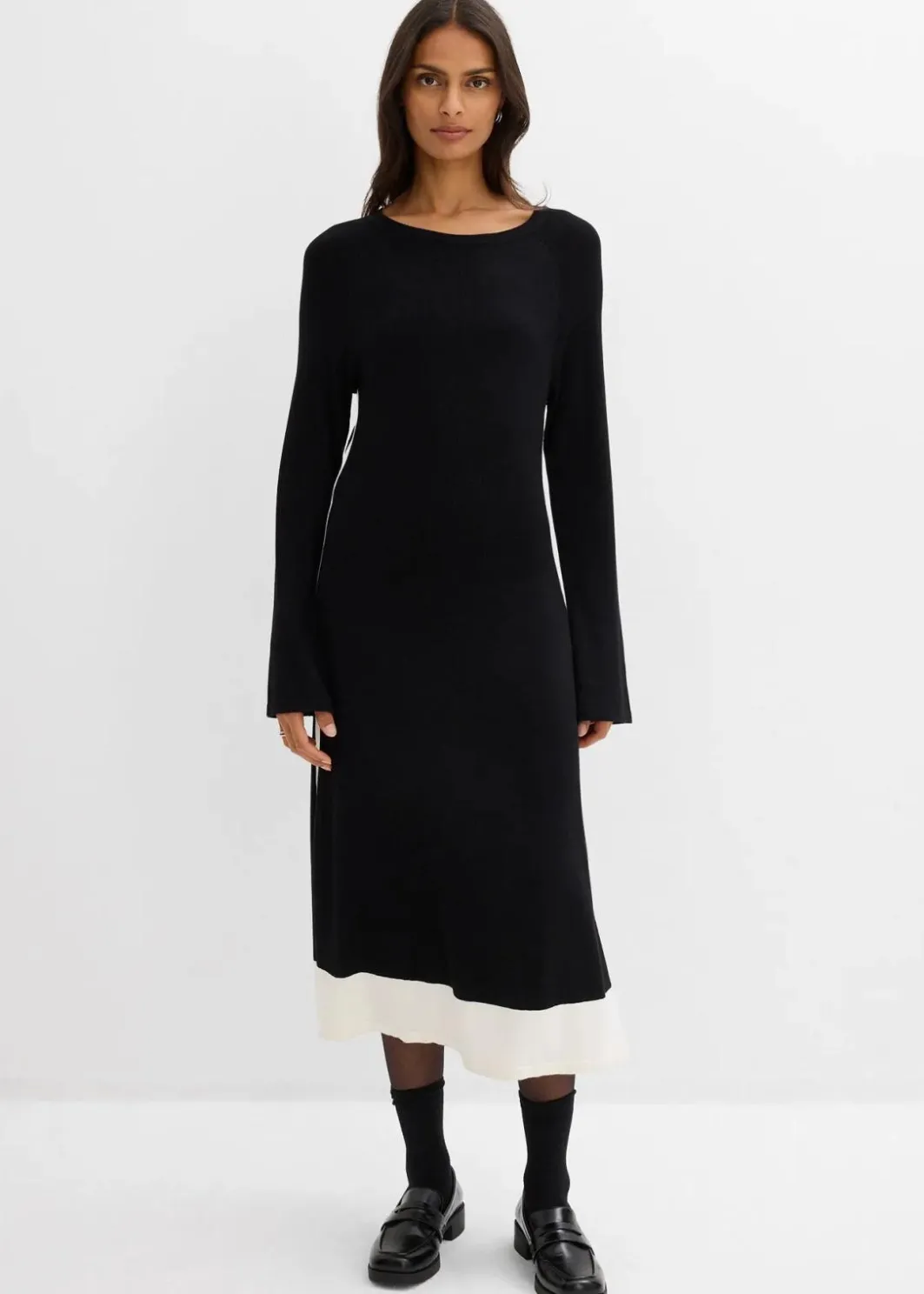 Sale Strickkleid aus Viskose-Mix mit Kontrastdetails Damen Bekleidung·Umstandsmode|Bekleidung·Pullover & Strickjacken