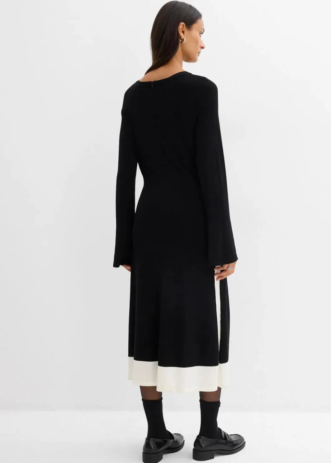 Sale Strickkleid aus Viskose-Mix mit Kontrastdetails Damen Bekleidung·Umstandsmode|Bekleidung·Pullover & Strickjacken
