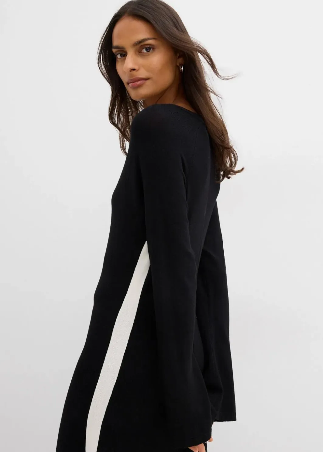 Sale Strickkleid aus Viskose-Mix mit Kontrastdetails Damen Bekleidung·Umstandsmode|Bekleidung·Pullover & Strickjacken