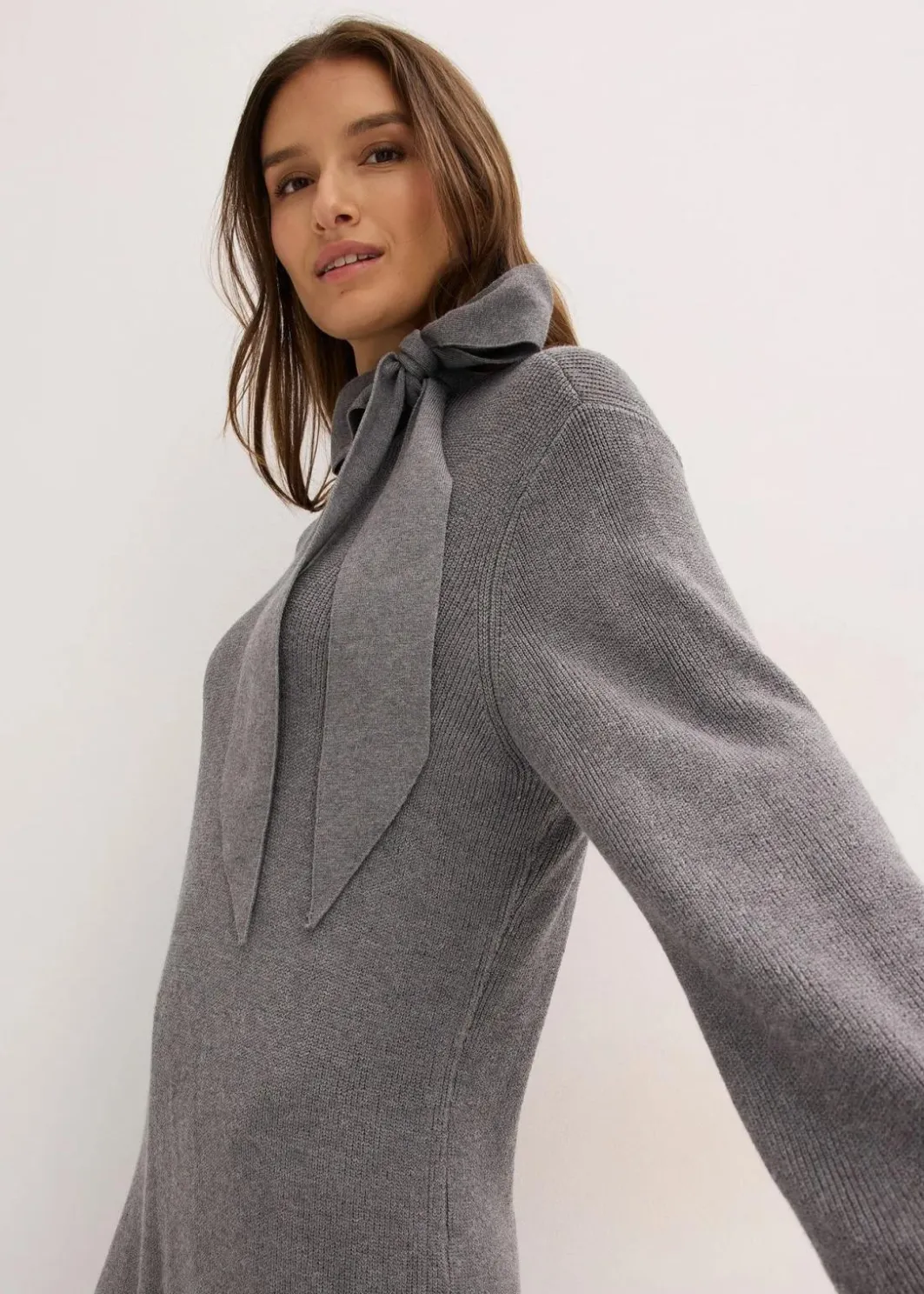 New Strickkleid mit Schleife aus softem Viskose-Mix Damen Bekleidung·Umstandsmode|Strickmode