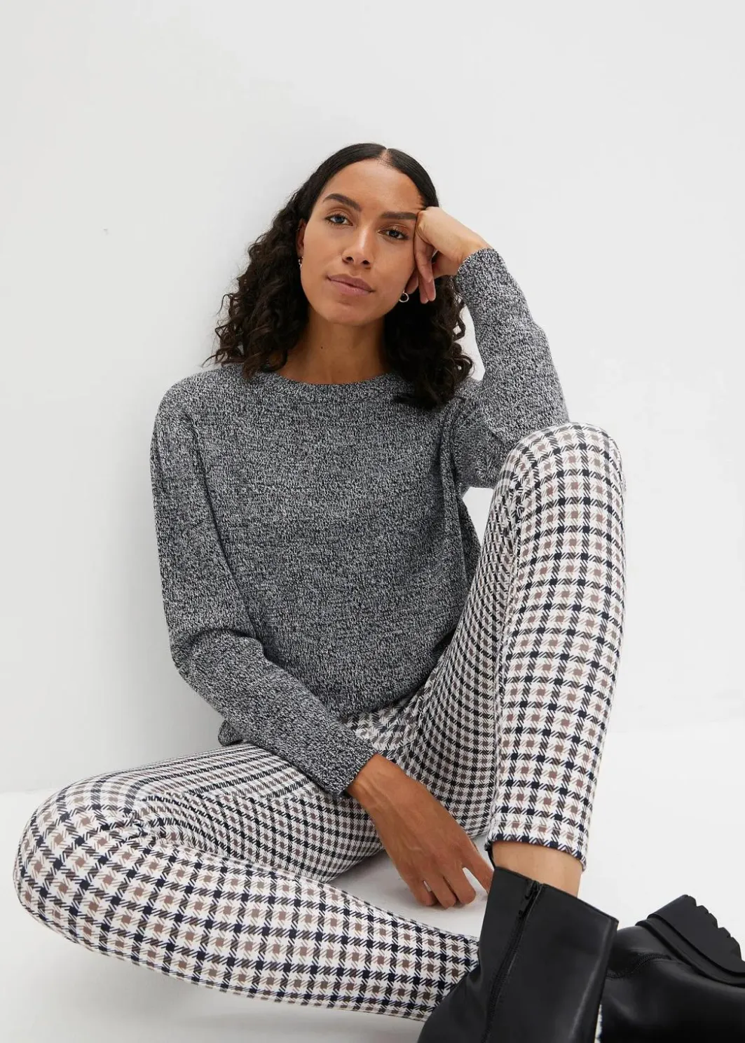 Outlet Strick-Pullover mit Rundhals-Ausschnitt in Melange Damen Bekleidung·Umstandsmode|Bekleidung·Jeans