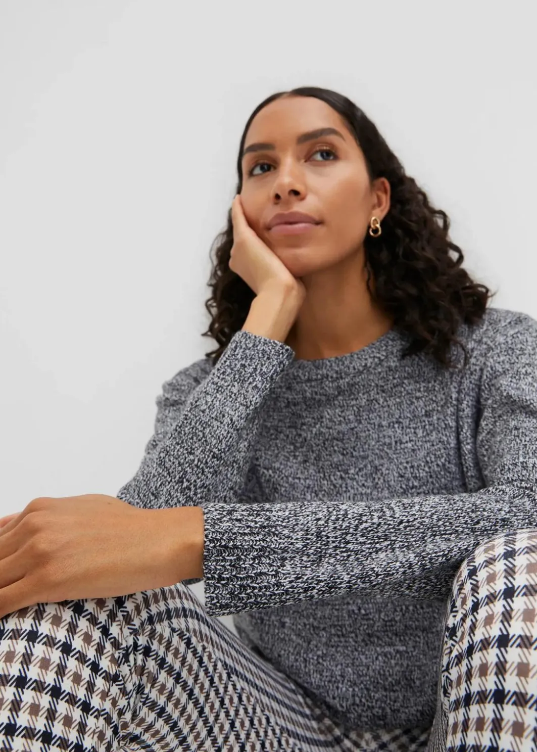 Outlet Strick-Pullover mit Rundhals-Ausschnitt in Melange Damen Bekleidung·Umstandsmode|Bekleidung·Jeans