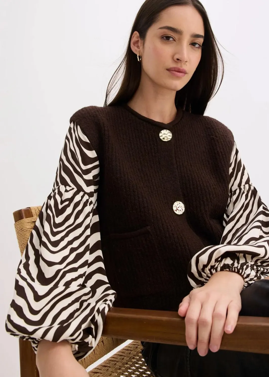 Damen bonprix Bekleidung·Umstandsmode|Bekleidung·Hosen|Strickweste mit dekorativen Knöpfen