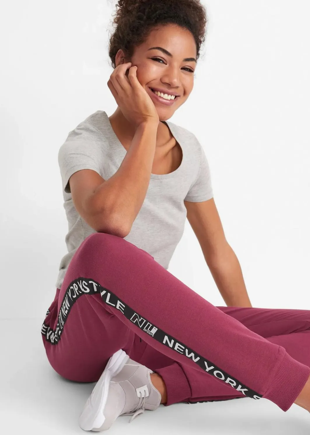 Hot Sweathose mit Bündchen und Statement-Druck Damen Hosen|Sweat